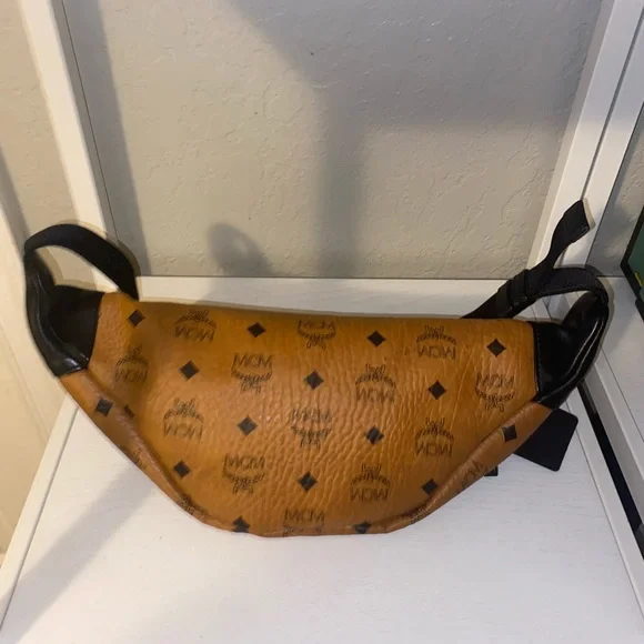 🔥 NWT MCM SIGNATURE COGNAC & BLACK LEATHER SMALL FANNY PACK WAIST BUM BAG - Picture 7 of 9